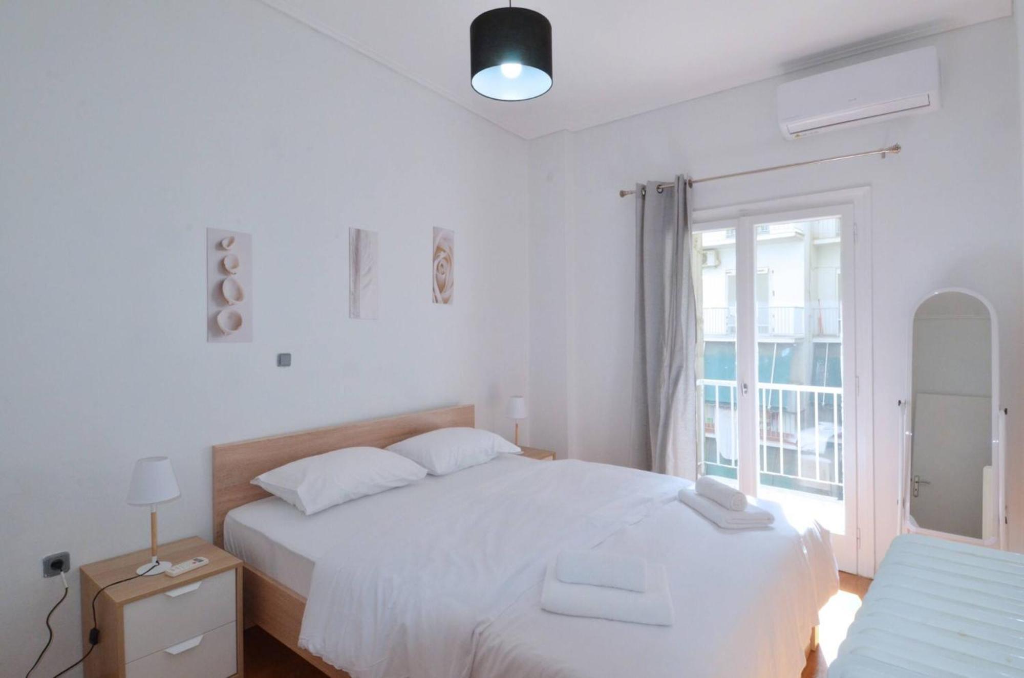 A Cozy Minimal Apartment At Koukaki, Dimitrako... Atina Dış mekan fotoğraf